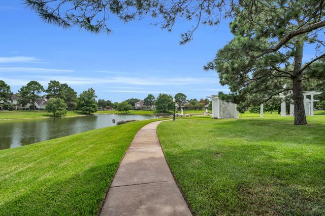908 Victoria Lakes Drive, Katy, TX 77493