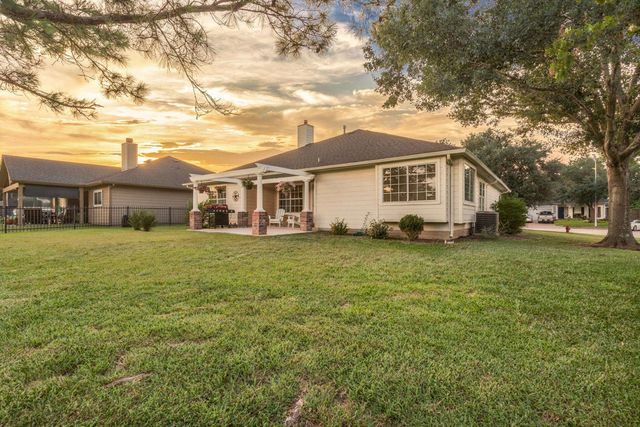 908 Victoria Lakes Drive, Katy, TX 77493