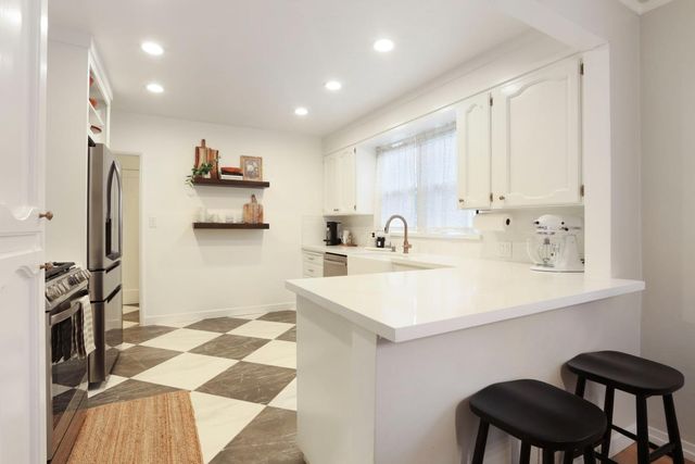 914 S Pleasant Ave, Lodi, CA 95240