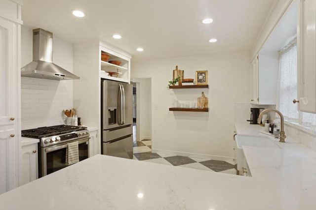 914 S Pleasant Ave, Lodi, CA 95240