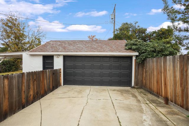 914 S Pleasant Ave, Lodi, CA 95240