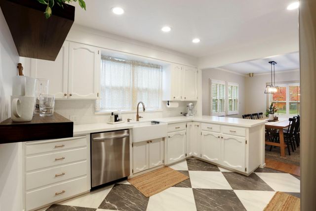 914 S Pleasant Ave, Lodi, CA 95240