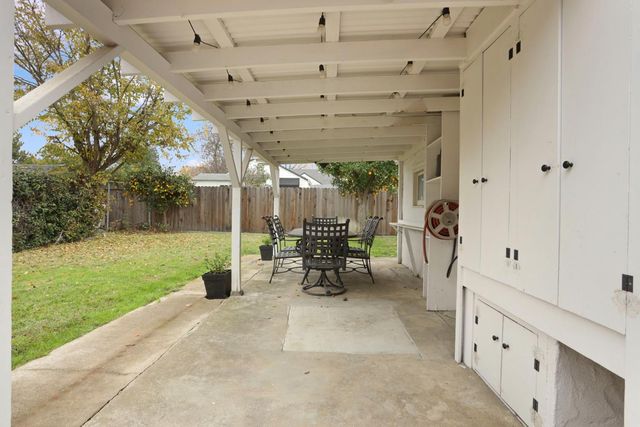 914 S Pleasant Ave, Lodi, CA 95240