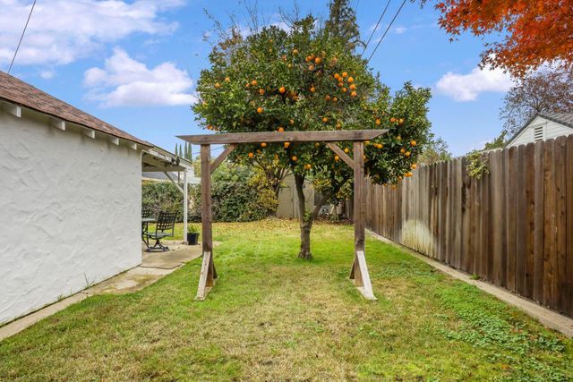 914 S Pleasant Ave, Lodi, CA 95240