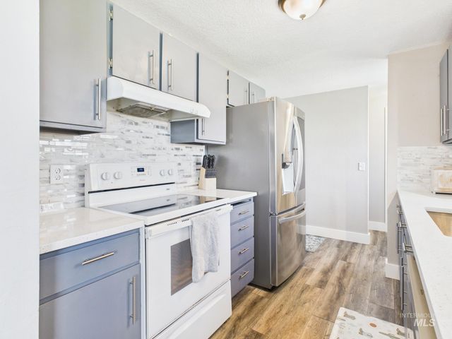 5648 Hillview Rd, Emmett, ID 83617