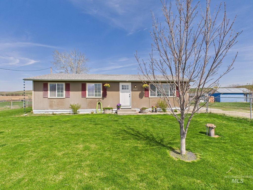 5648 Hillview Rd, Emmett, ID 83617