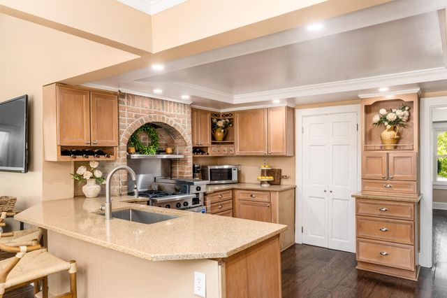 211 S Main, Granville, OH 43023