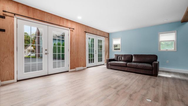 211 S Main, Granville, OH 43023