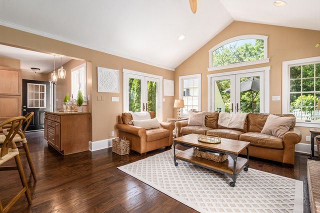 211 S Main, Granville, OH 43023