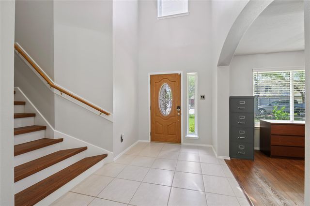 207 Fox Springs Court, Dickinson, TX 77539