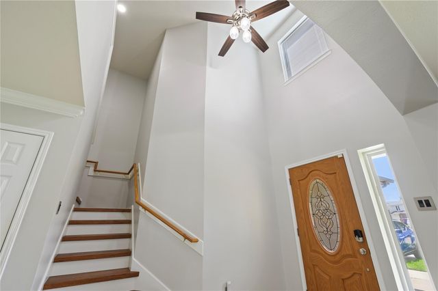 207 Fox Springs Court, Dickinson, TX 77539