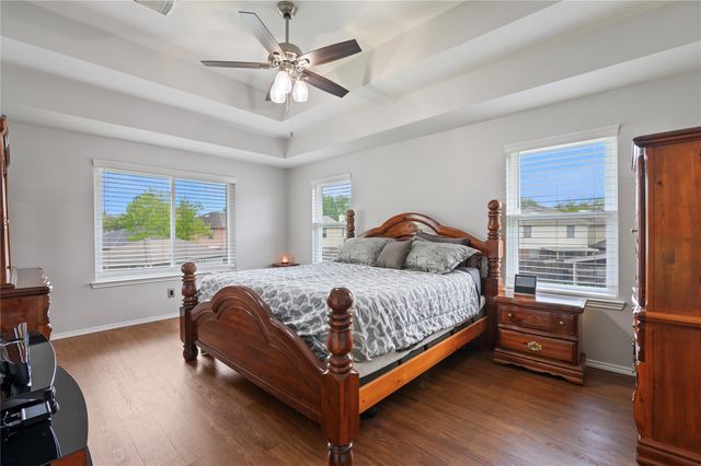 207 Fox Springs Court, Dickinson, TX 77539