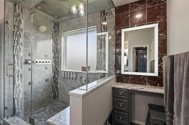 207 Fox Springs Court, Dickinson, TX 77539