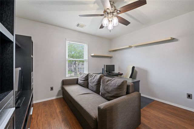 207 Fox Springs Court, Dickinson, TX 77539