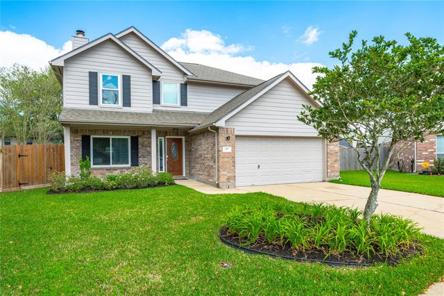 207 Fox Springs Court, Dickinson, TX 77539