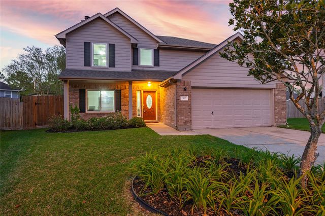 207 Fox Springs Court, Dickinson, TX 77539