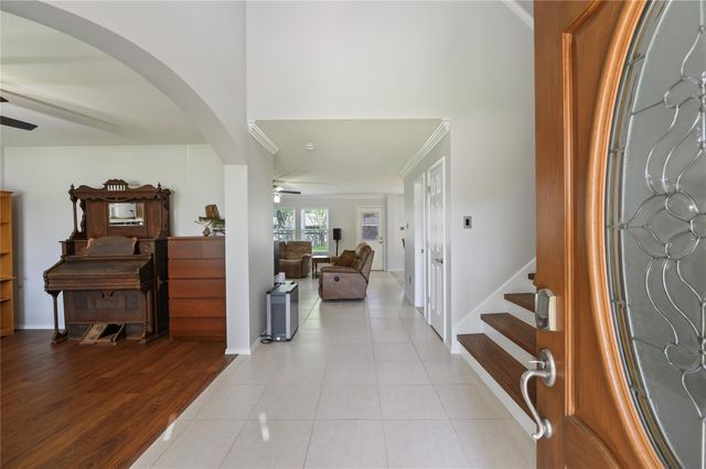 207 Fox Springs Court, Dickinson, TX 77539