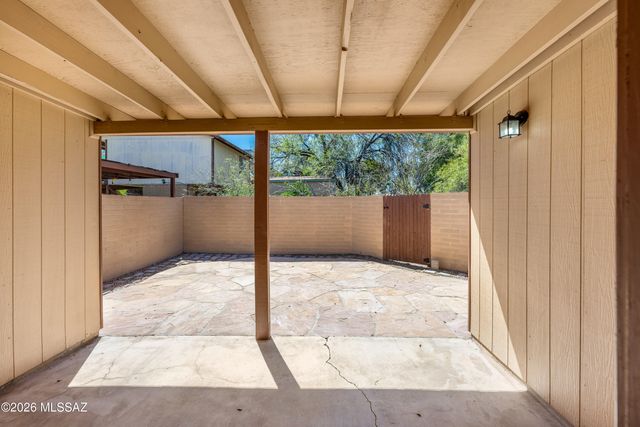 3362 E Fort Lowell Road, Tucson, AZ 85716