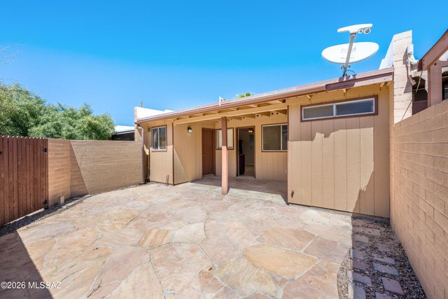 3362 E Fort Lowell Road, Tucson, AZ 85716