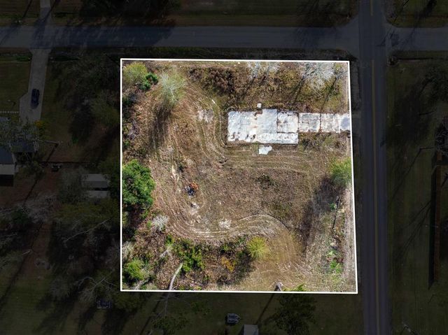 422 Debra Lane, Moss Bluff, LA 70611