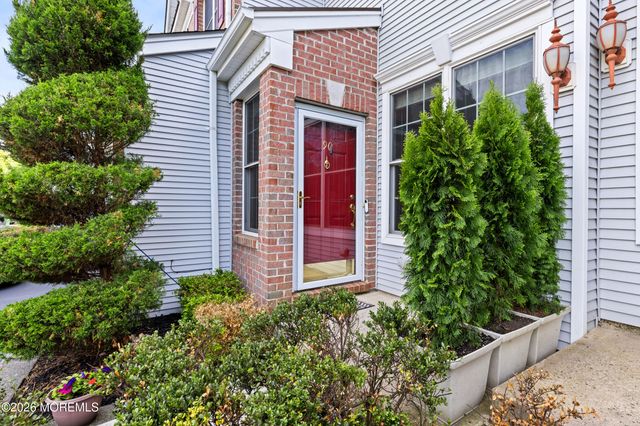 90 Deepwater Circle, Manalapan, NJ 07726