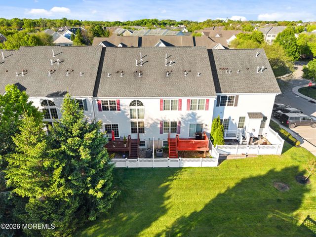 90 Deepwater Circle, Manalapan, NJ 07726
