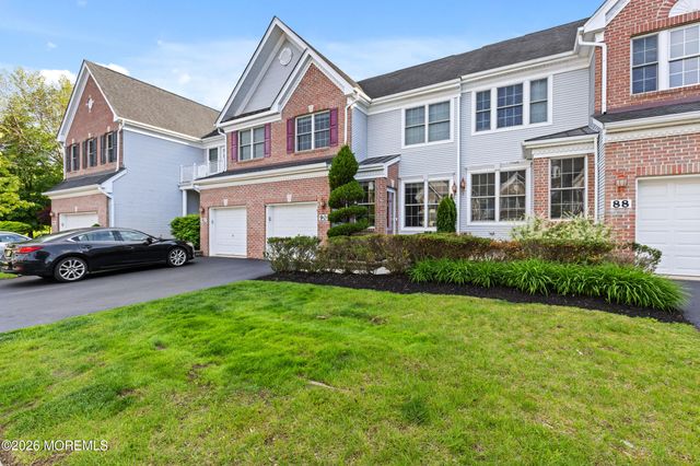 90 Deepwater Circle, Manalapan, NJ 07726
