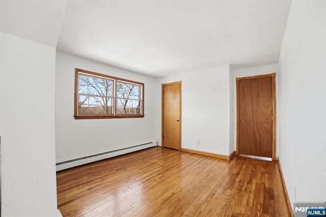 36 Page Drive, Oakland, NJ 07436