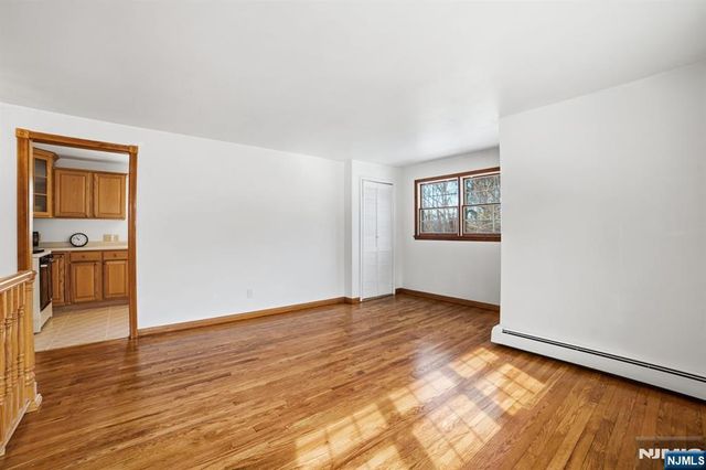 36 Page Drive, Oakland, NJ 07436