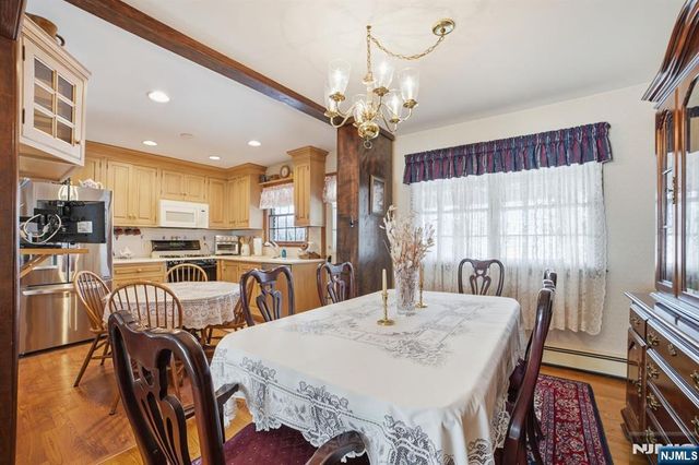 36 Page Drive, Oakland, NJ 07436