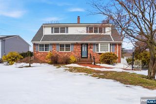 36 Page Drive, Oakland, NJ 07436