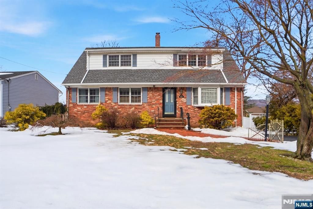 36 Page Drive, Oakland, NJ 07436