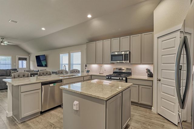 2146 Reed Cave Lane, Spring, TX 77386