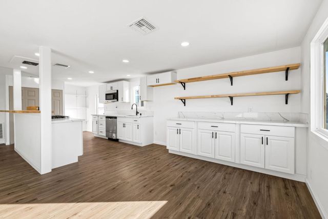 20 Russell Road 86, Salinas, CA 93906