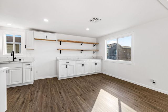 20 Russell Road 86, Salinas, CA 93906