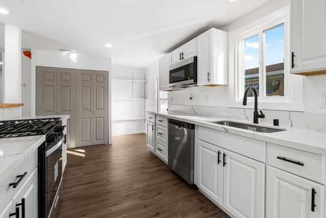 20 Russell Road 86, Salinas, CA 93906