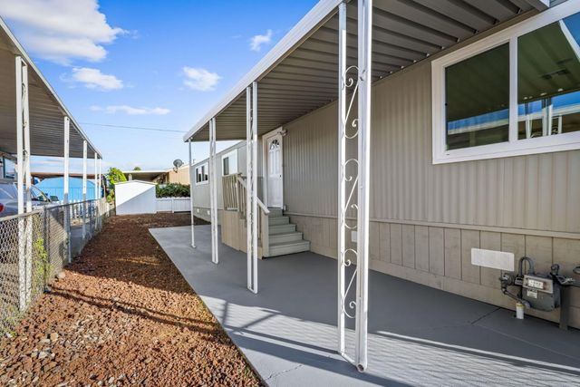 20 Russell Road 86, Salinas, CA 93906