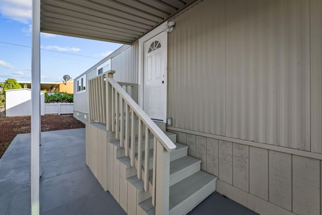 20 Russell Road 86, Salinas, CA 93906