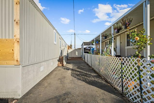 20 Russell Road 86, Salinas, CA 93906