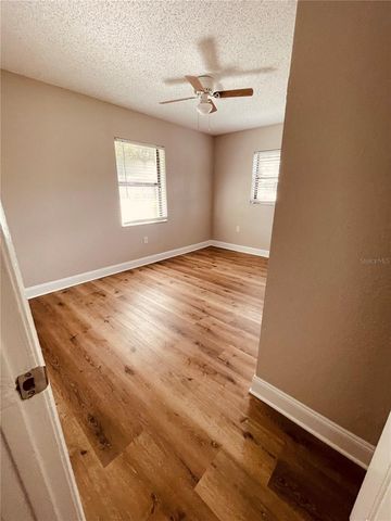 3210 LAUREL LANE, Plant City, FL 33566