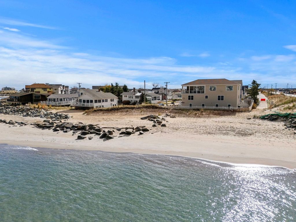 8 Portsmouth Avenue, Seabrook, NH 03874