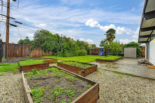 4974 Tufts St, Sacramento, CA 95841