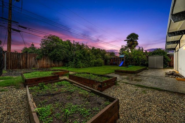 4974 Tufts St, Sacramento, CA 95841