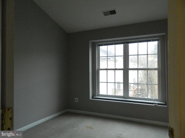 7574 GREAT SWAN CT, Alexandria, VA 22306