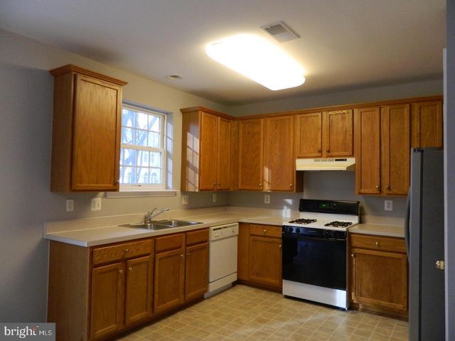 7574 GREAT SWAN CT, Alexandria, VA 22306
