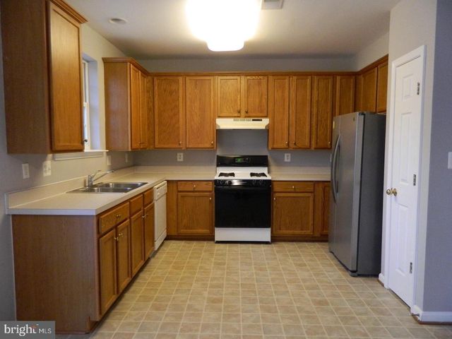 7574 GREAT SWAN CT, Alexandria, VA 22306