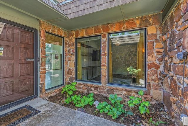 10512 Ski Drive, Oklahoma City, OK 73162