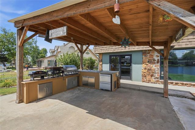10512 Ski Drive, Oklahoma City, OK 73162