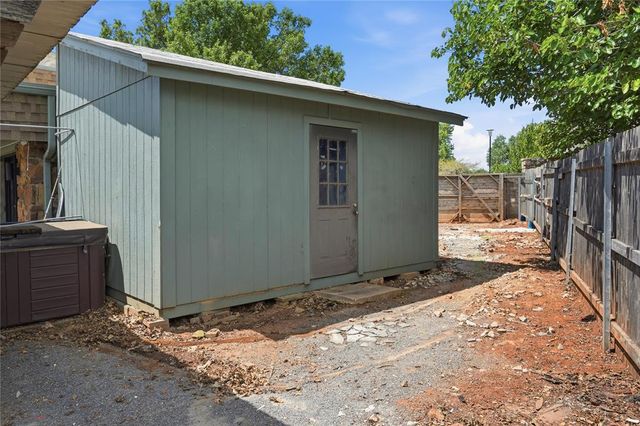 10512 Ski Drive, Oklahoma City, OK 73162