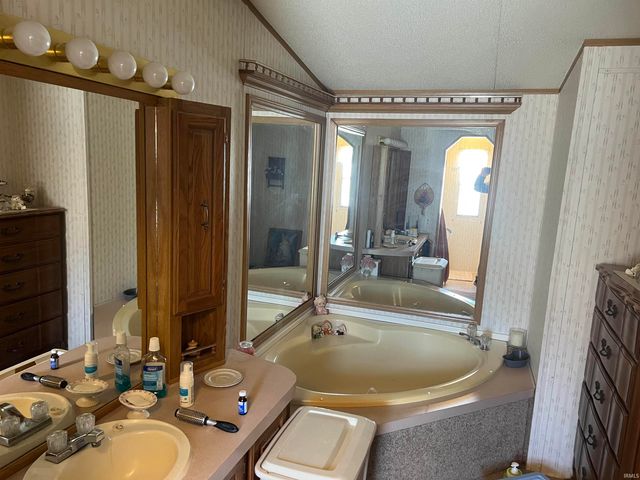 9211 E CR 500 N, Albany, IN 47320